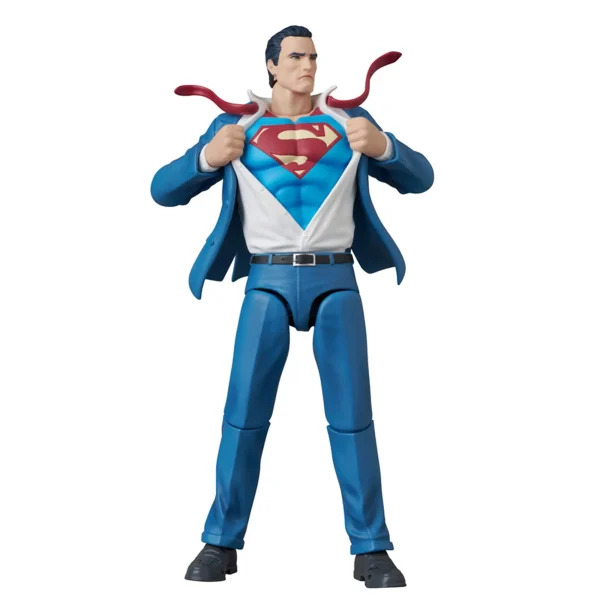 [ETA: Q4 2026] (PRE-ORDER) MAFEX No.300 Batman: Hush - Clark Kent